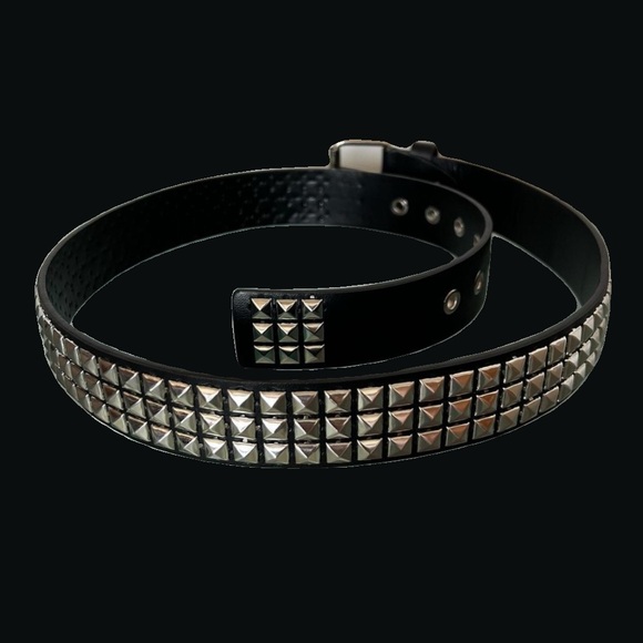 BRAND NEW Urban Outfitters Emo Studded Grunge Belt - Picture 2 of 2